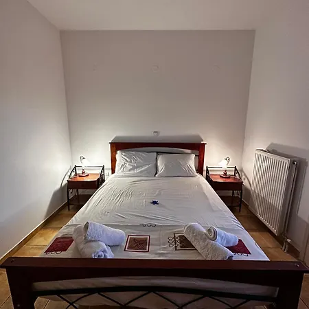 Apartment Aliki House . Ideal For 4 Guests *