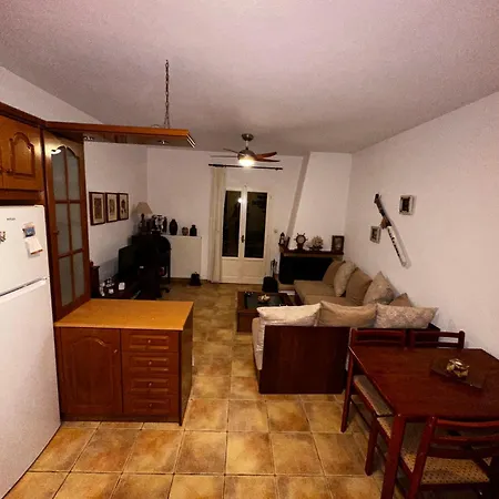 Aliki House . Ideal For 4 Guests