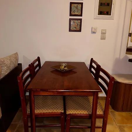 Aliki House . Ideal For 4 Guests Daire *